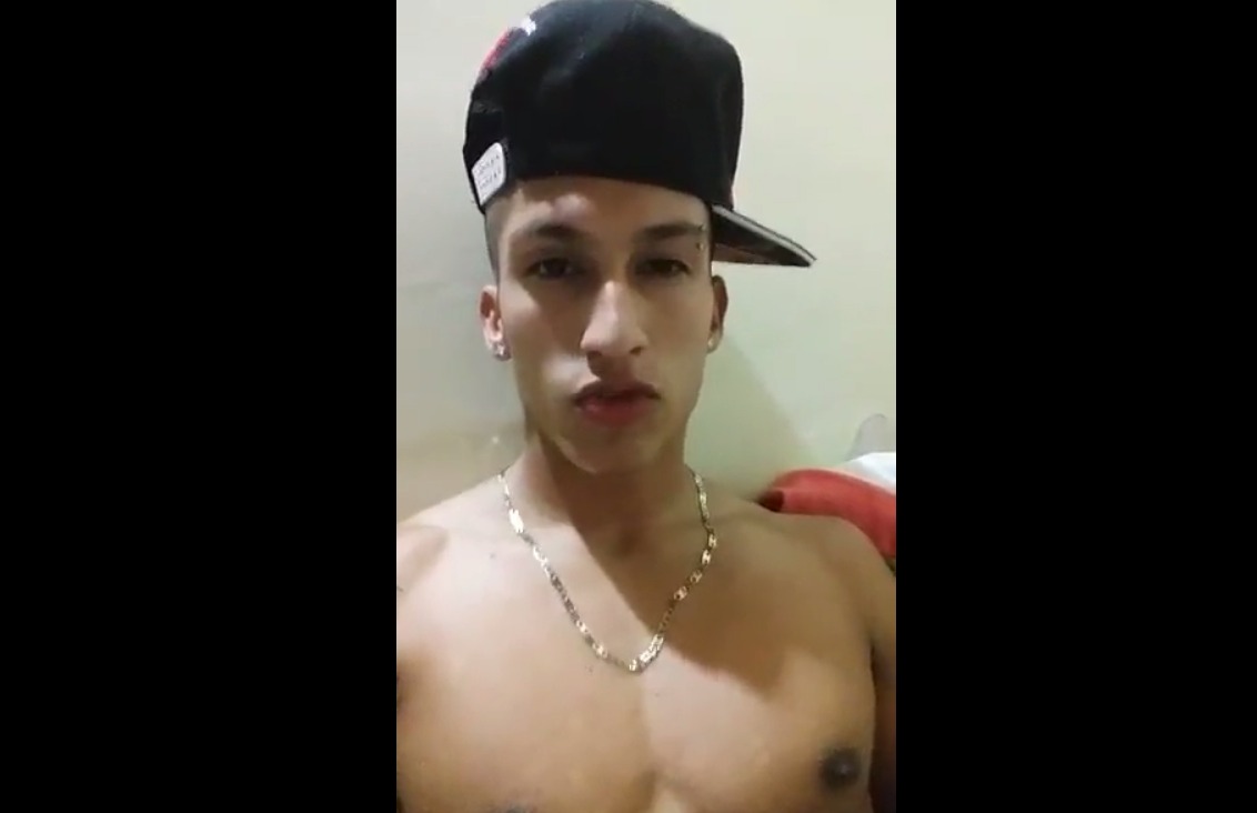 Novinho sarado e super safado toca uma pra cam » KINGuys