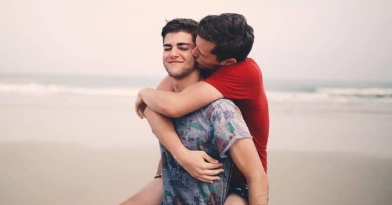videos de sexo gay amigo hetero nao resiste