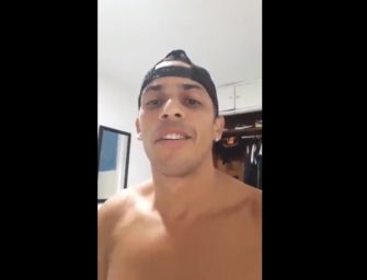 Johnny da caceta enorme batendo punheta falando putaria!!