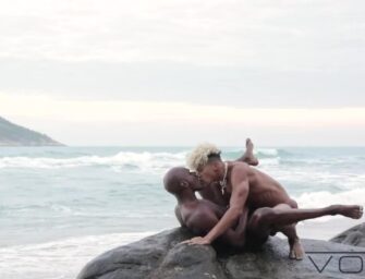 OnlyFans – Elijah Zayne comendo seu macho, o Rhyheim, na praia